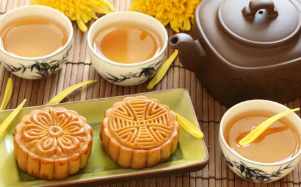 Lạ mắt với bánh trung thu thanh long phô mai, bánh dát vàng đắt đỏ
