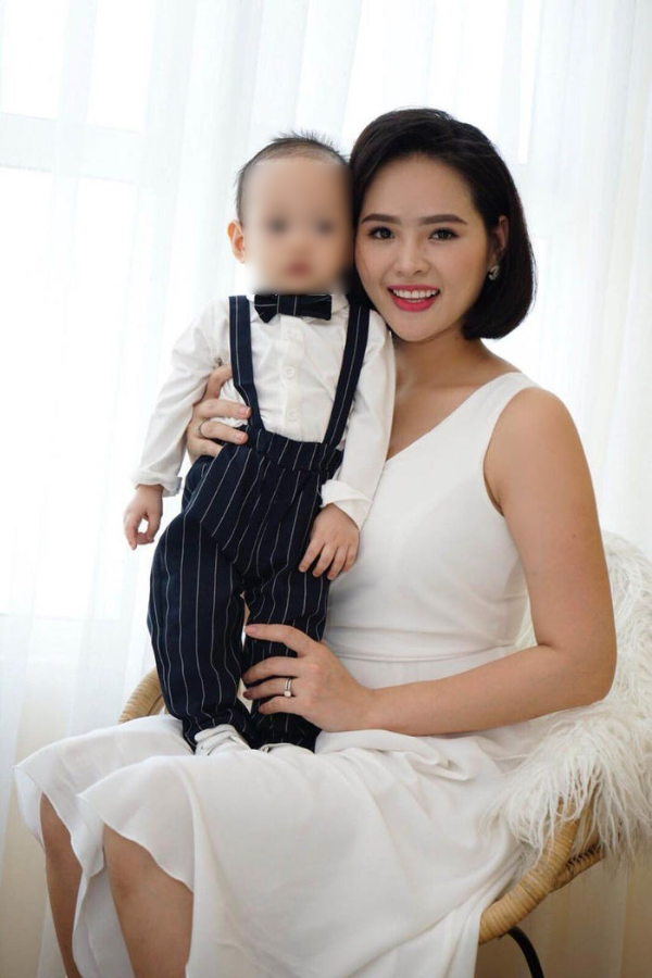 Lại Hương Thảo xót xa vì chỉ được gặp quý tử vài tiếng mỗi tuần