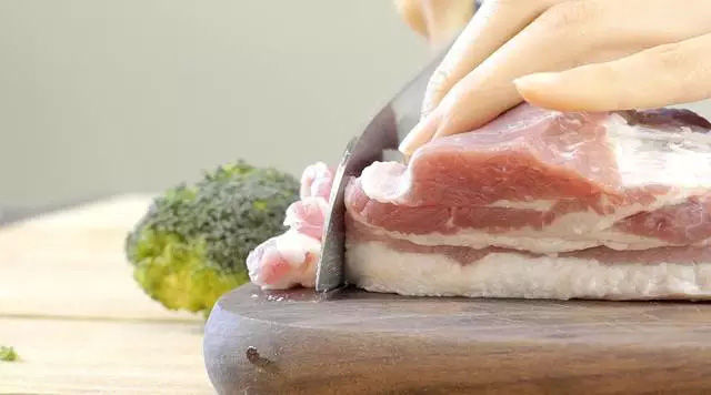 Làm món thịt nướng siêu ngon mà không phải đổ mồ hôi nhờ nồi cơm điện