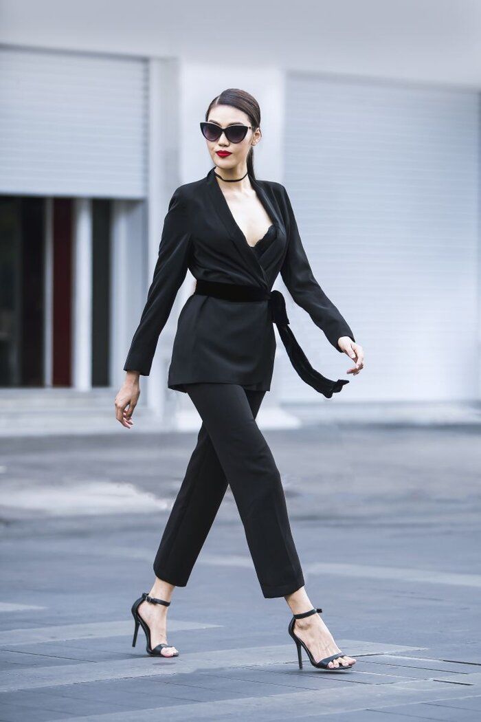 Mỹ nhân Vbiz diện menswear chất lừ: Thanh Hằng vẫn sexy