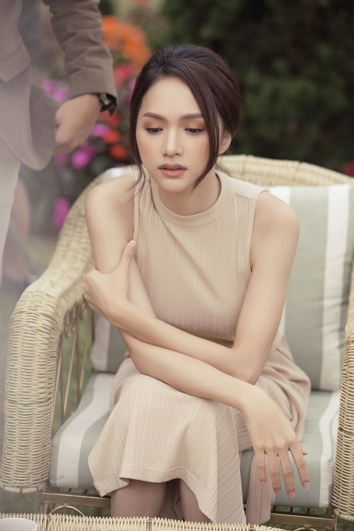Mải vui duyên, Hương Giang lơ là mái tóc: Ảnh chụp gần lộ vẻ xơ xác