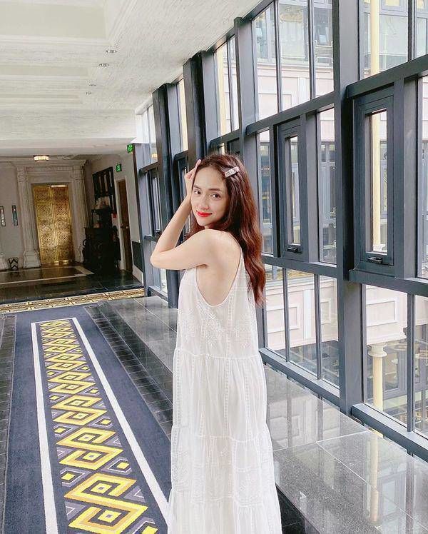 Mải vui duyên, Hương Giang lơ là mái tóc: Ảnh chụp gần lộ vẻ xơ xác