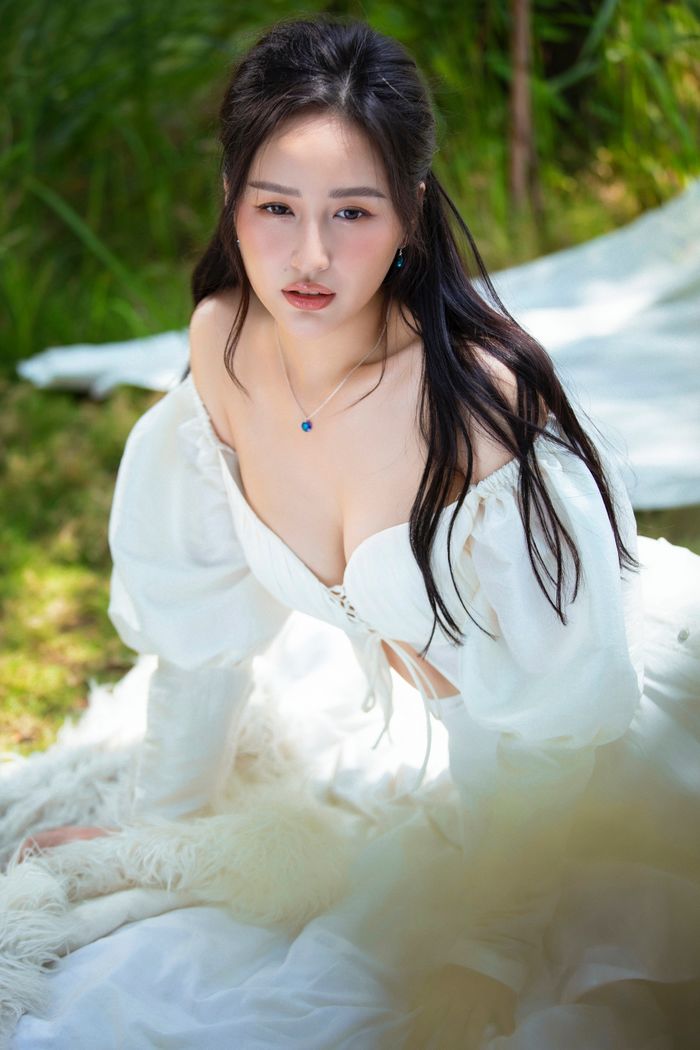 Mai Phương Thúy thừa nhận chỉnh sửa nhan sắc: Nhập hội với Kỳ Duyên