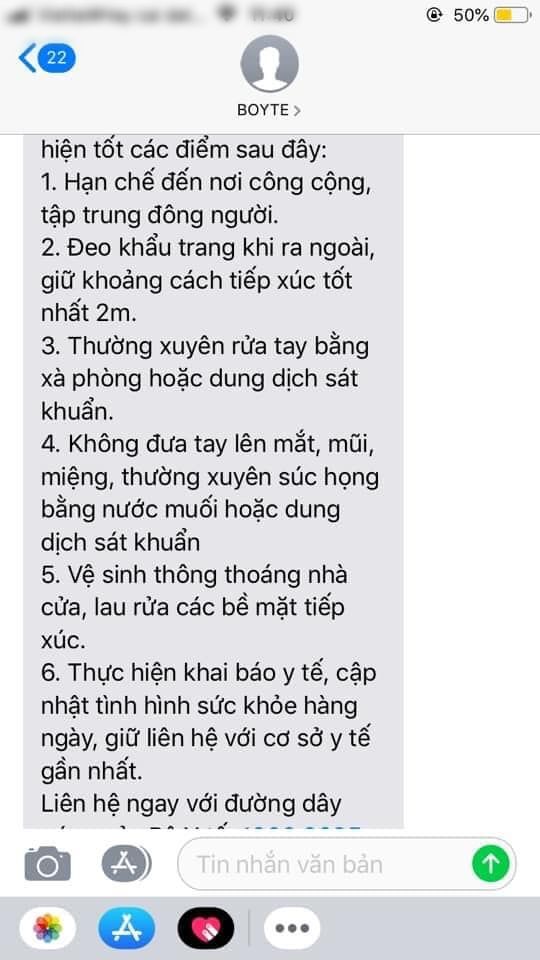Nam sinh dọn rác miệng cống, tin nhắn Bộ Y Tế xuất hiện trong đề thi