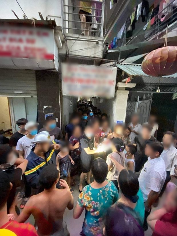 Nam thanh niên khoan tường cứu cháu bé: Ban đầu tưởng là búp bê