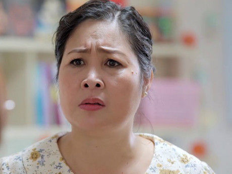 Nghệ sĩ Việt đáp trả tin đồn qua đời: Hồng Vân xem xét kiện