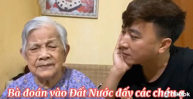 Cụ bà đoán đề Văn sẽ ra Đất nước và kết quả không trượt phát nào
