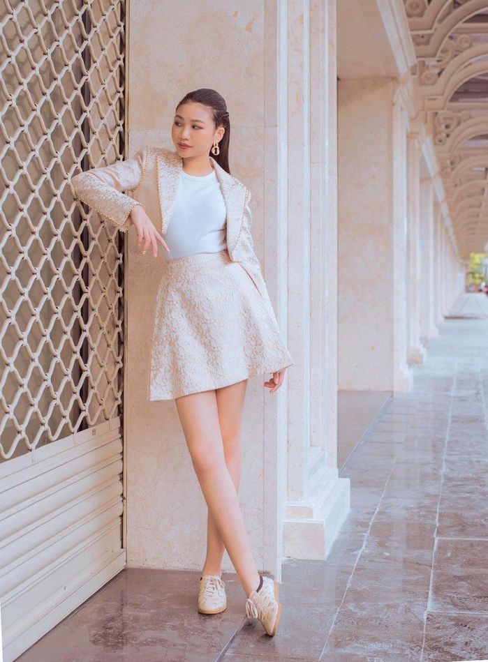 Uống sữa thay nước, con sao Việt sớm sở hữu chiều cao đáng mơ ước