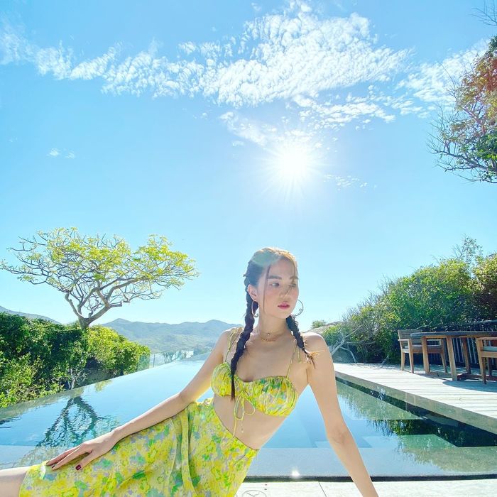 Style diện bikini của Ngọc Trinh: Chuộng kiểu dây rút và tết tóc