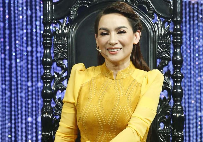 Sao nữ là vợ hụt của Hoài Linh: Phi Nhung được lòng bố mẹ danh hài