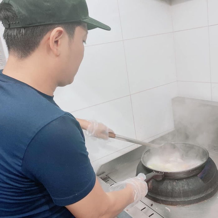 Nhã Phương hãnh diện vì ông xã luôn tận tình với bạn bè lẫn cấp dưới