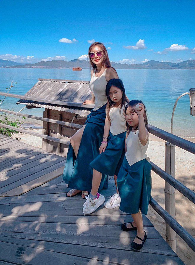 Nhan sắc cực phẩm của 2 con gái nhà Lý Hải - Minh Hà