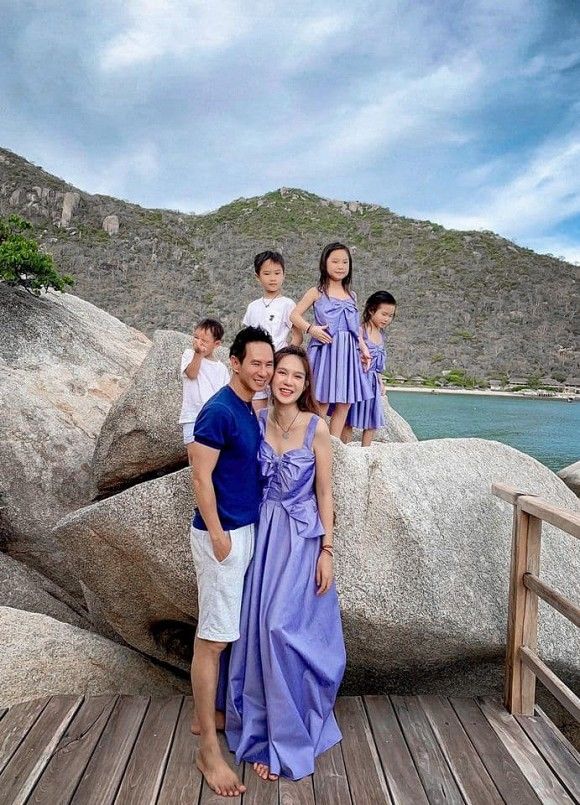Nhan sắc cực phẩm của 2 con gái nhà Lý Hải - Minh Hà