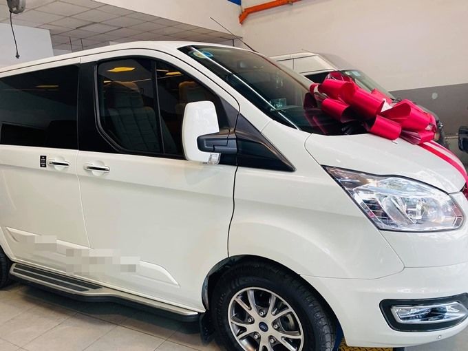 Nhật Kim Anh tậu 2 xế hộp chỉ trong vòng một tháng