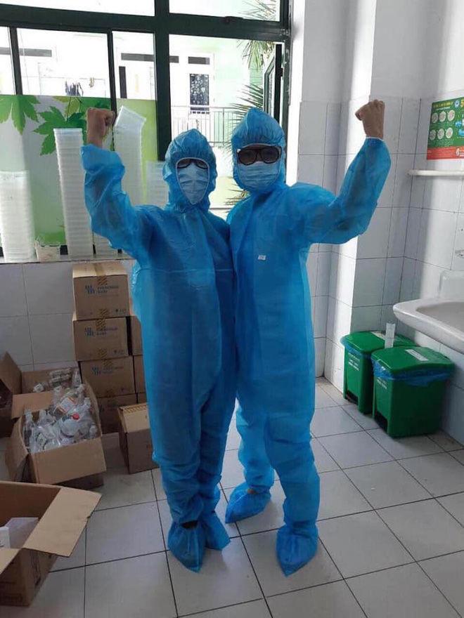 Các bác sĩ tuyến đầu chống dịch: Ngủ ở bất cứ nơi nào có thể ngả lưng