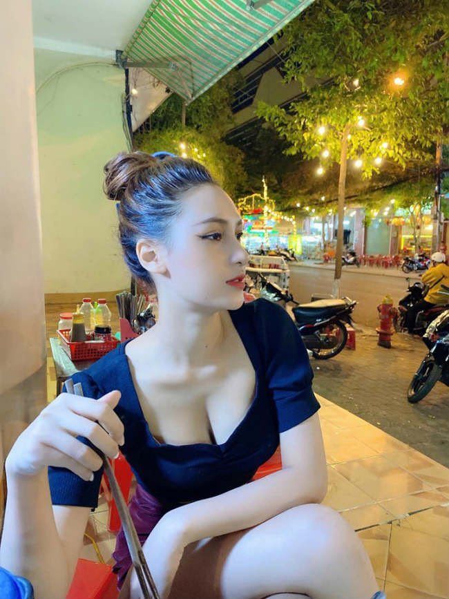 Ăn bận gợi cảm: Wilson Nhật Anh và dàn hotgirl 10X bị cho là “chín ép”