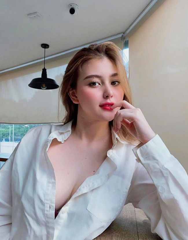 Ăn bận gợi cảm: Wilson Nhật Anh và dàn hotgirl 10X bị cho là “chín ép”