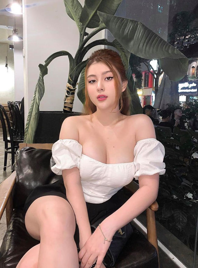 Ăn bận gợi cảm: Wilson Nhật Anh và dàn hotgirl 10X bị cho là “chín ép”