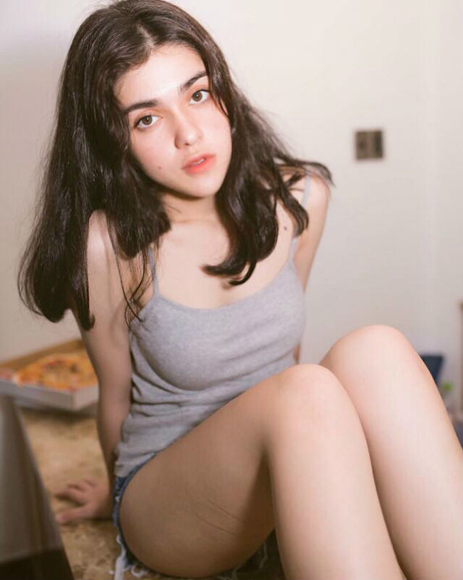 Ăn bận gợi cảm: Wilson Nhật Anh và dàn hotgirl 10X bị cho là “chín ép”
