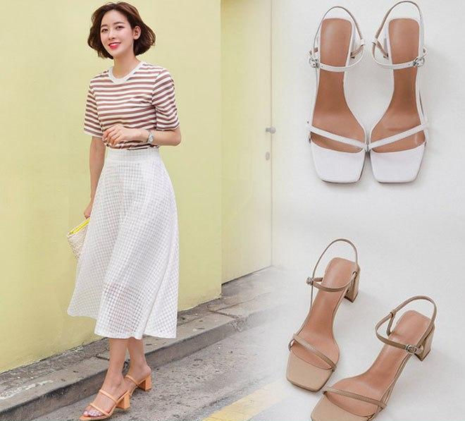 Những đôi giày bạn nên diện vào ngày mưa: Mule, sandal đế thấp