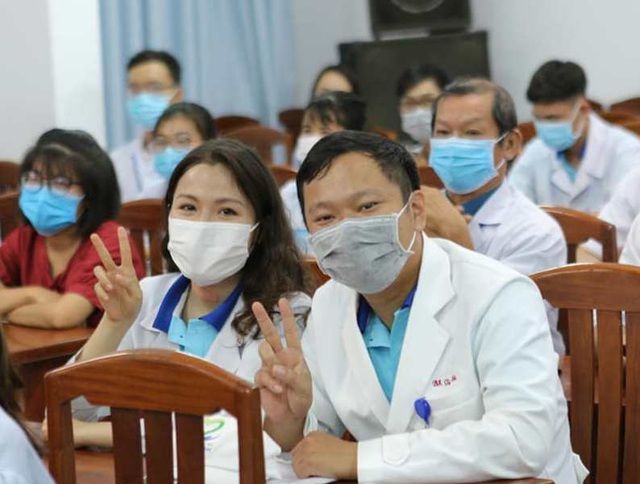 Nữ bác sĩ trẻ xung phong đến Đà Nẵng chống dịch: “Hết dịch mới trở về”