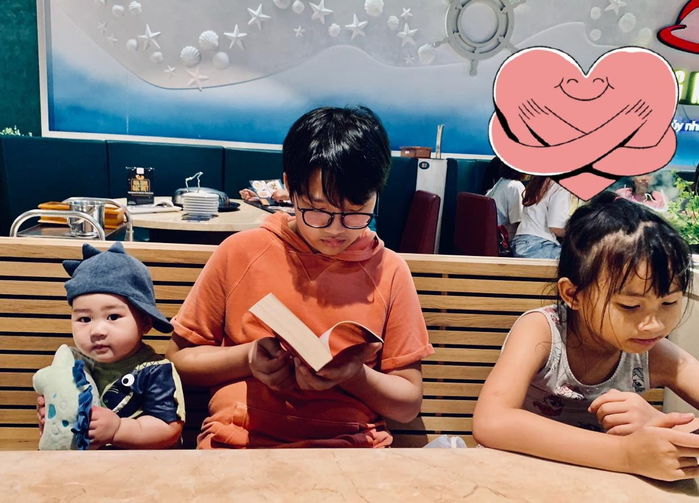 Quý tử nhà Hoàng Bách trổ mã, lớn phổng phao
