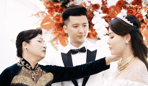 Sao Việt được bố mẹ đối phương tặng quà đắt tiền: Lâm Khánh Chi 9 tỷ