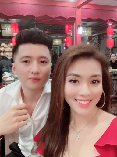 Trọng Hưng chép ngôn tình trên mạng để gửi cho vợ Hà My
