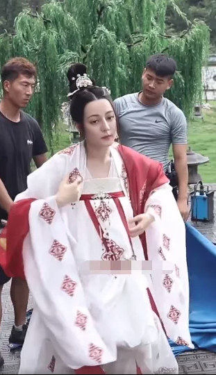 Tạo hình đáng thất vọng của Địch Lệ Nhiệt Ba ở Trường Ca Hành