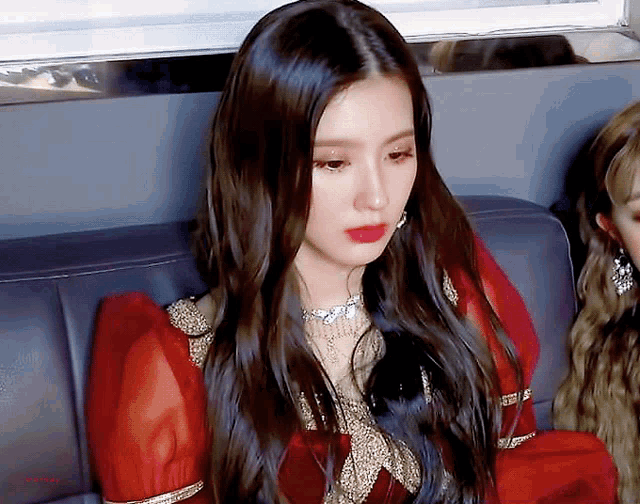 Miyeon (G)-IDLE gây sốt khi tham gia show truyền hình
