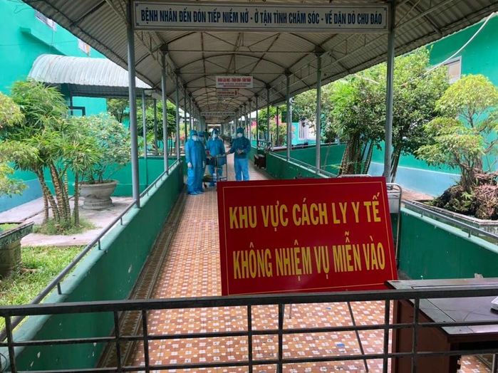 BN786 ở Quảng Ngãi làm giáo viên, là người thứ 4 trong nhà bị Covid-19