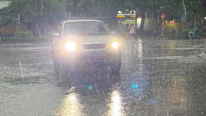 Thời tiết 15/8/2020: Cảnh báo có mưa giông, đề phòng gió giật mạnh