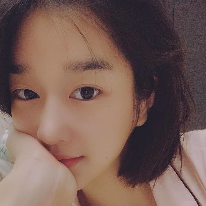 Tips dưỡng da trắng mịn của sao Kbiz: Suzy massage bằng dầu tẩy trang