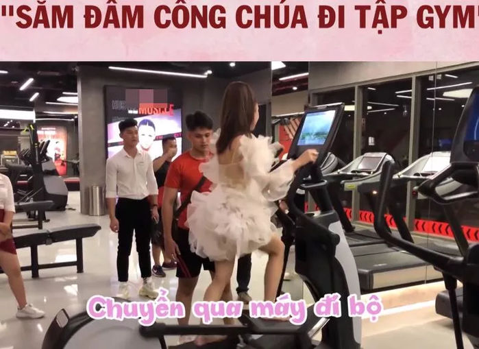 Kỳ lạ thời trang khi tập gym: Angela Phương Trinh mặc hẳn váy ren