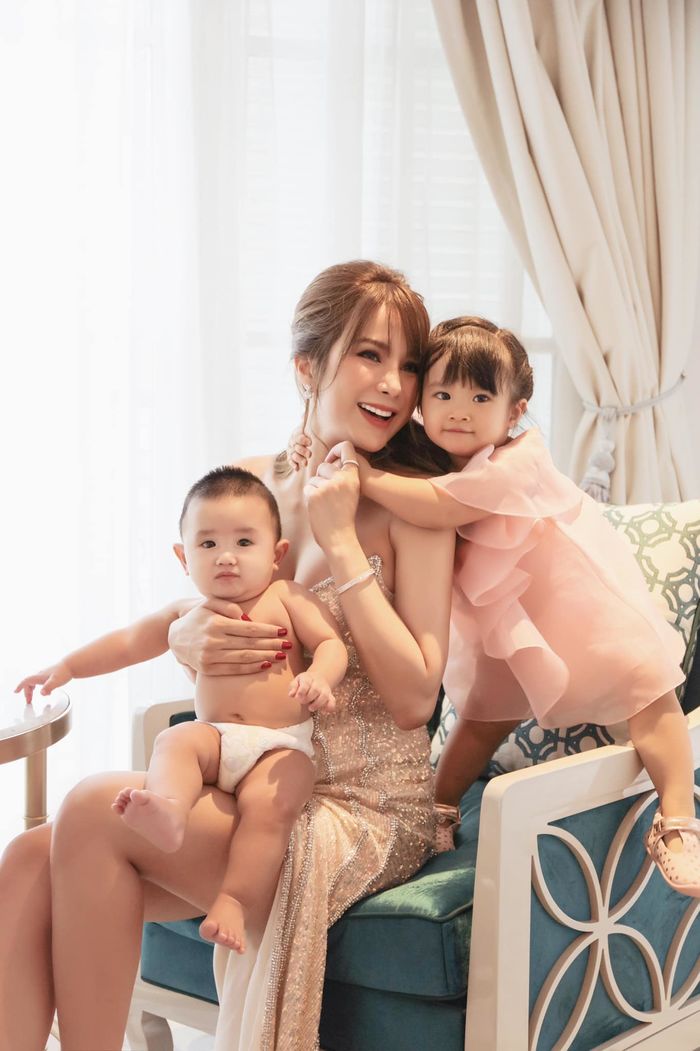 Trầm trồ trước những phòng ngủ chuẩn rich kid của con sao Việt