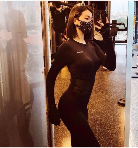 Tự nhận vòng 3 đẹp nhất Việt Nam, Khánh My squat hơn 100 cái/ngày