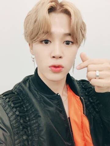 Jimin gây tranh cãi vì dùng app chỉnh ảnh như con gái