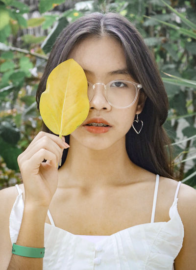 Con gái diễn viên phim Blouse Trắng: Tuổi 14 tài năng hơn người