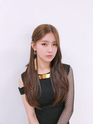 Miyeon (G)-IDLE gây sốt khi tham gia show truyền hình