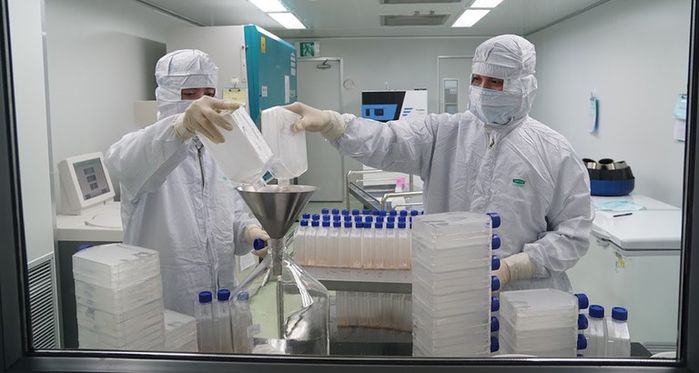 Việt Nam đặt mua 50-150 triệu liều vắc xin ngừa Covid-19 của Nga