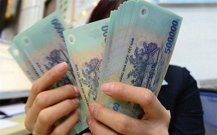 Vợ tiêu 28 triệu đồng/tháng, chồng chỉ cách tiết kiệm 50% thu nhập