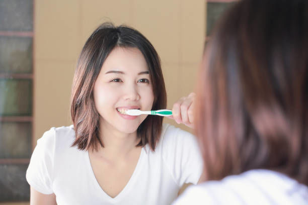 WHO khuyến cáo hạn chế đi khám nha khoa trừ trường hợp cấp thiết