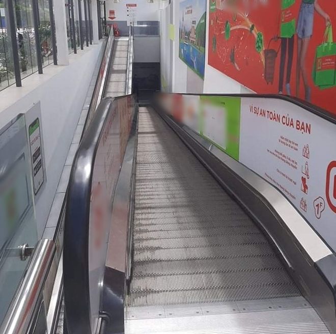 Đà Lạt: Xe đẩy hàng trượt xuống thang cuốn, một phụ nữ không qua khỏi