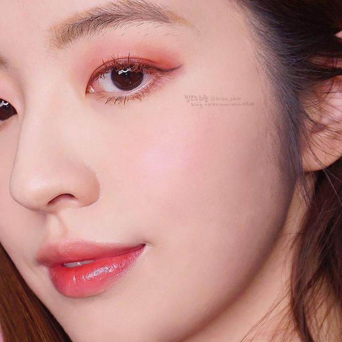 Xu hướng makeup 2020 bạn đừng bỏ lỡ: Đánh mắt hồng, mix 2 màu son