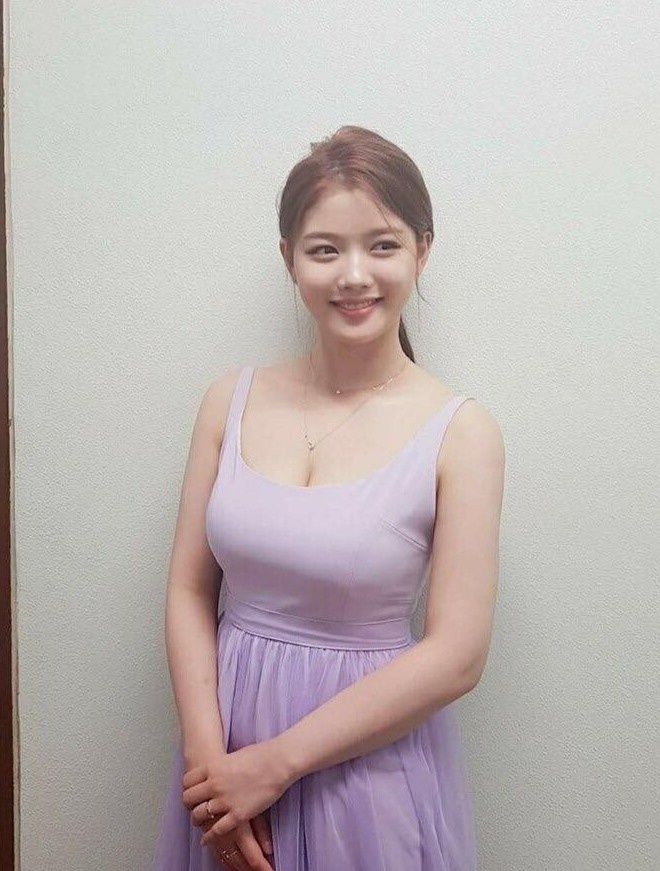 Diễn viên nhí Yoojung: Mỗi lần diện đồ quyến rũ là lại gây tranh cãi