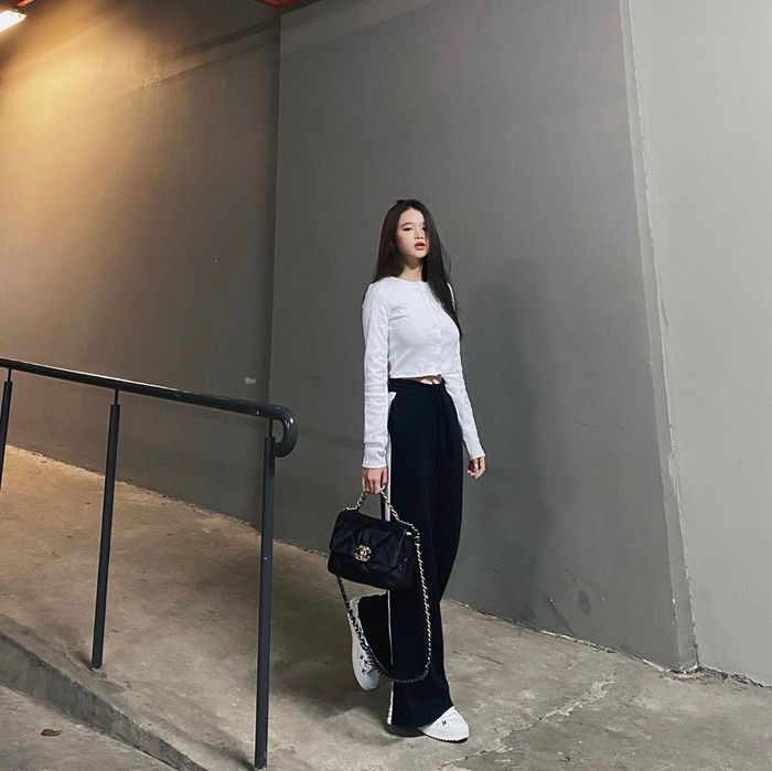 Kiểu quần ăn gian chiều cao mà nàng hạt tiêu nên có trong tủ đồ