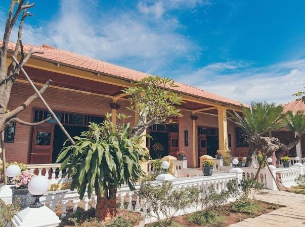Lý Nhã Kỳ cùng cơ ngơi khổng lồ từ nhà dát vàng đến biệt phủ nghìn m2