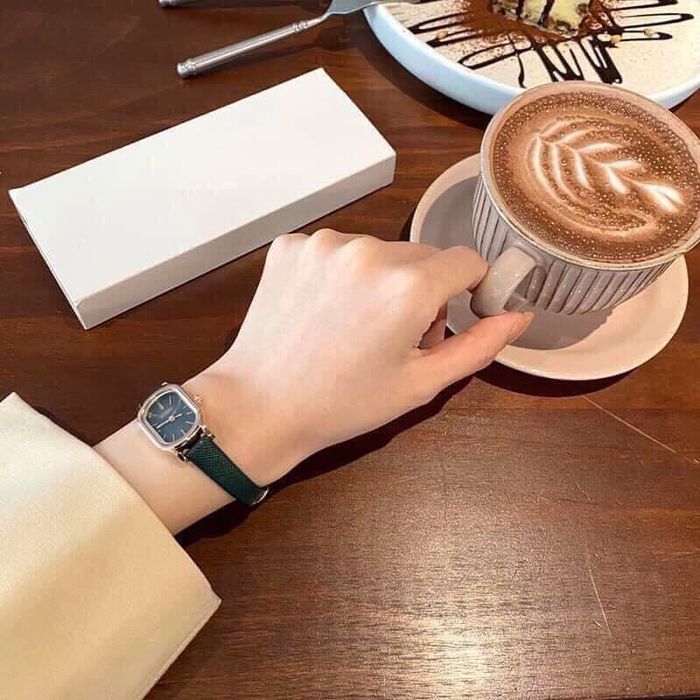 Nguyên tắc chọn đồng hồ dành cho phái đẹp: Ưu tiên kiểu dáng nhỏ