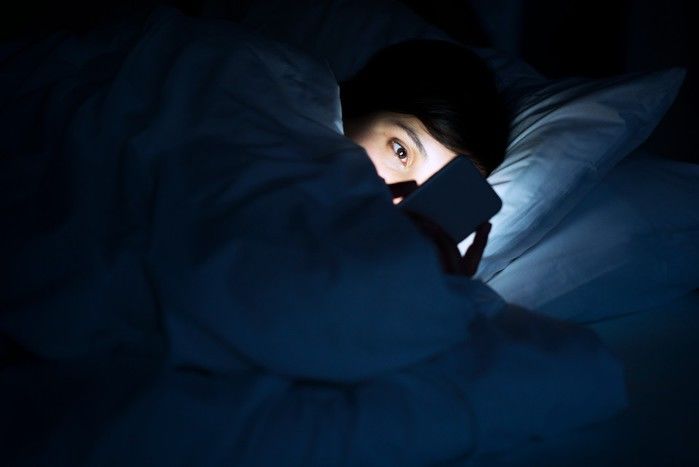 Những thói quen nàng nên bỏ nếu muốn tăng chiều cao: Thức quá khuya