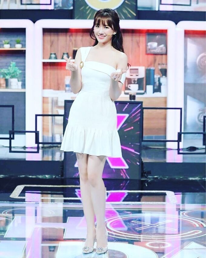 3 kiểu váy từng dìm hàng Hari Won, giờ được cô mặc đẹp hoàn hảo